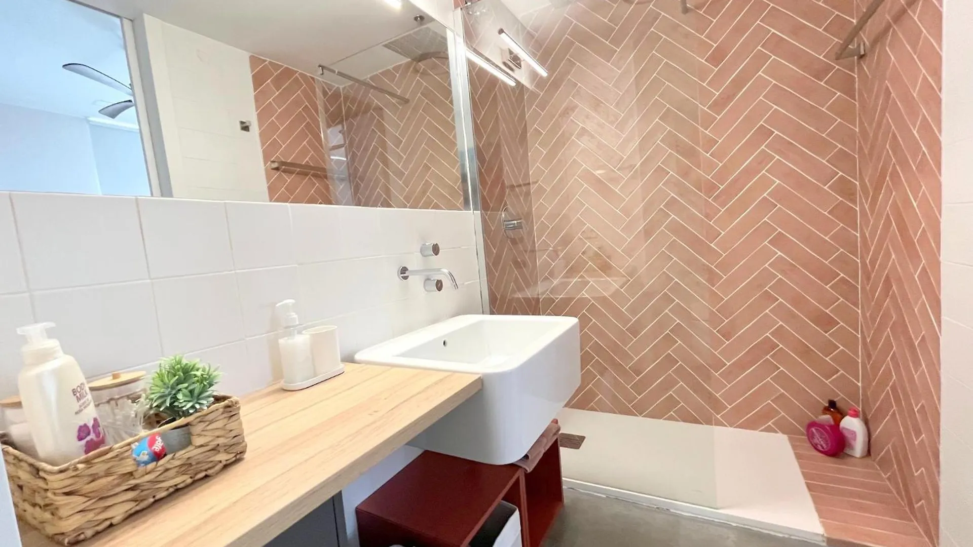 Apartment Precioso Estudio En Barajas, A Un Paso Del Metro Madrid Spain